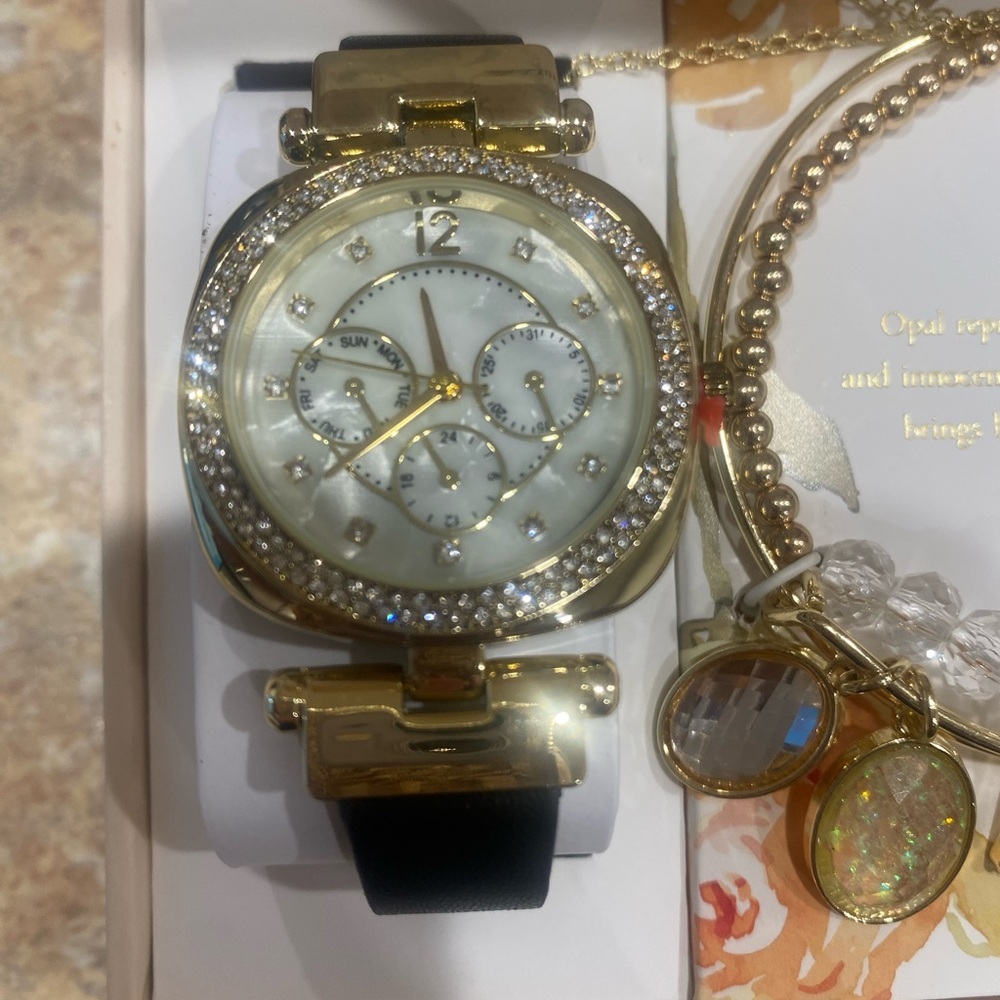 NWT Alexis Bendel Gold and Black Watch with Opal Bracelet Set - Picture 3 of 7